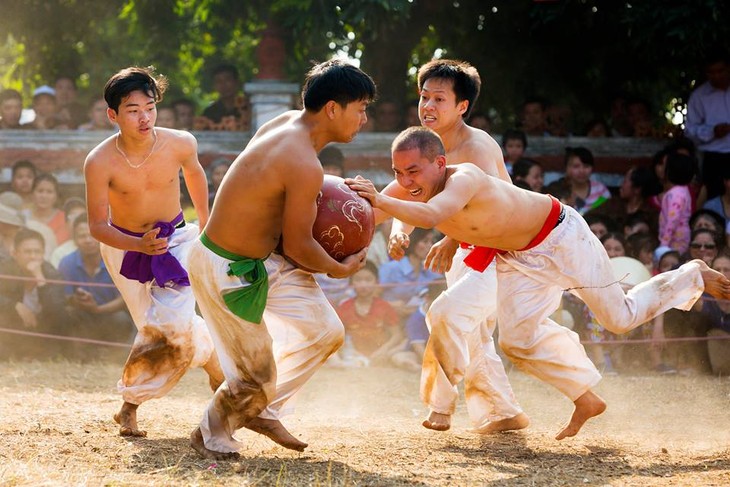 Photo exhibition featuring memories of Hanoi  - ảnh 13